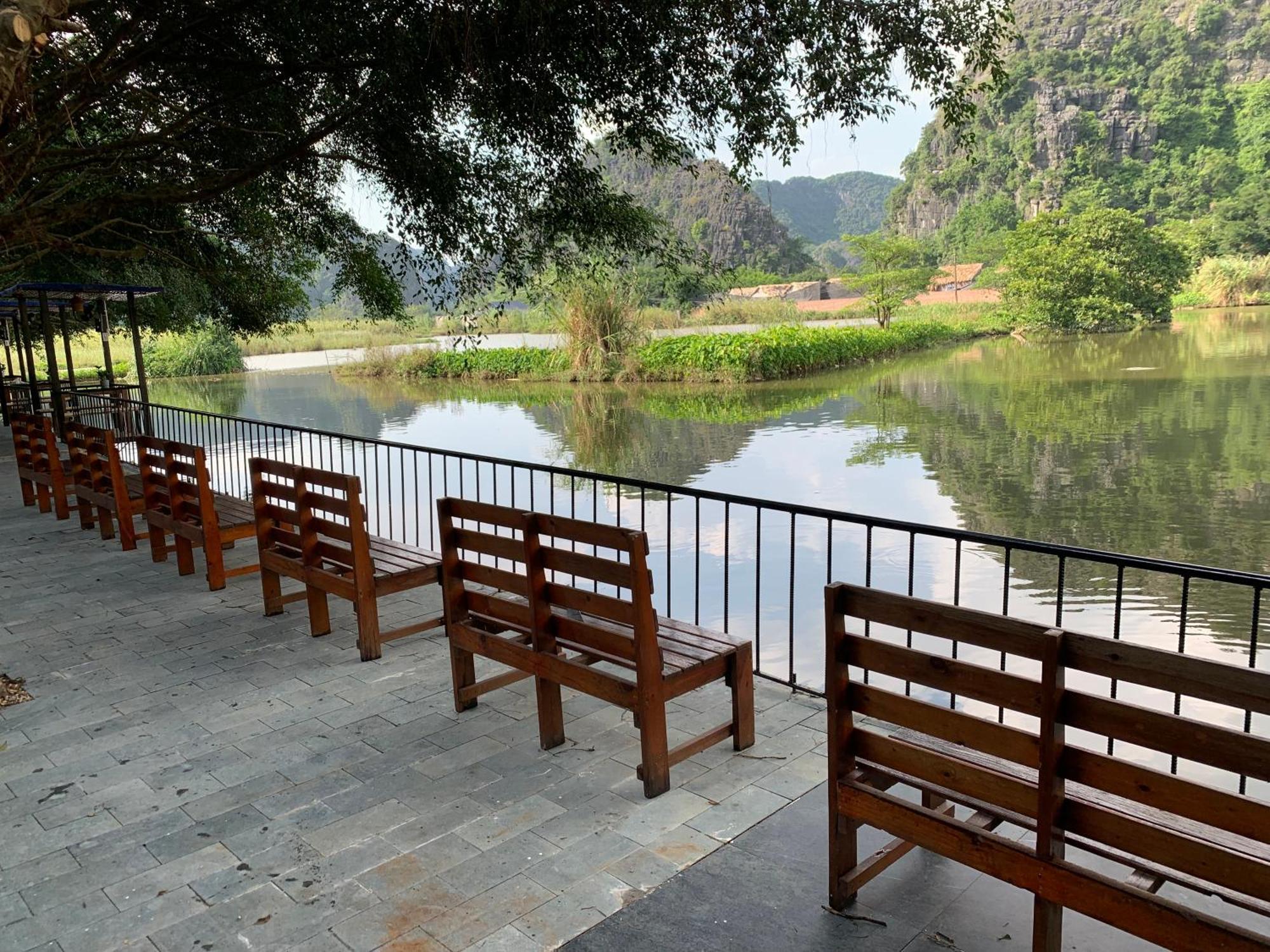 Lake Retreat Νιν Μπιν Εξωτερικό φωτογραφία